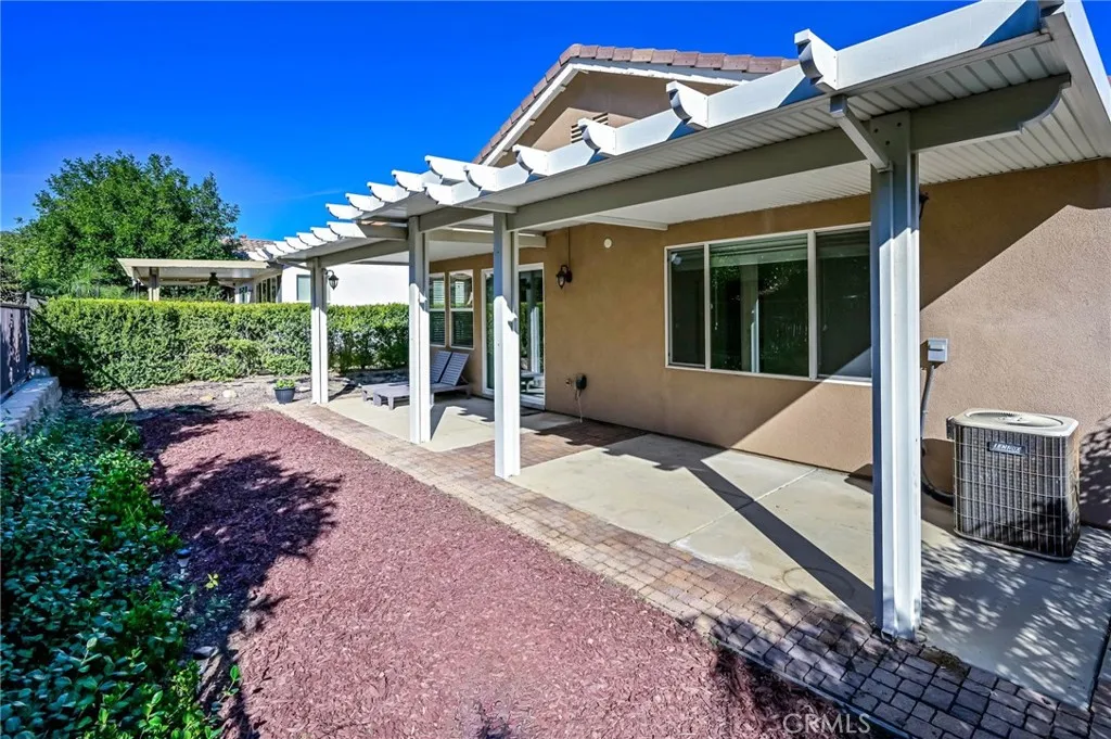 9141 Filaree Court, Corona, California 92883 home-pic-32