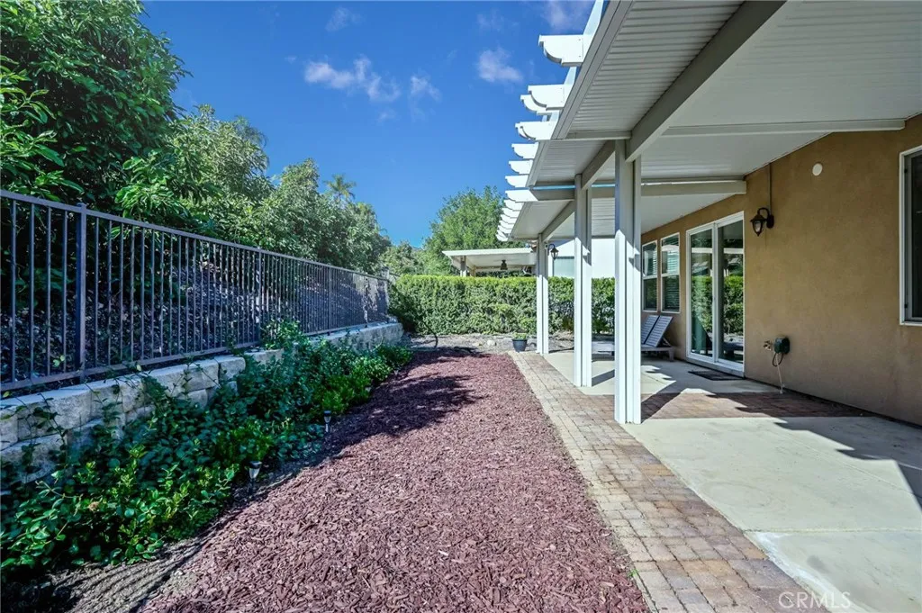 9141 Filaree Court, Corona, California 92883 home-pic-35