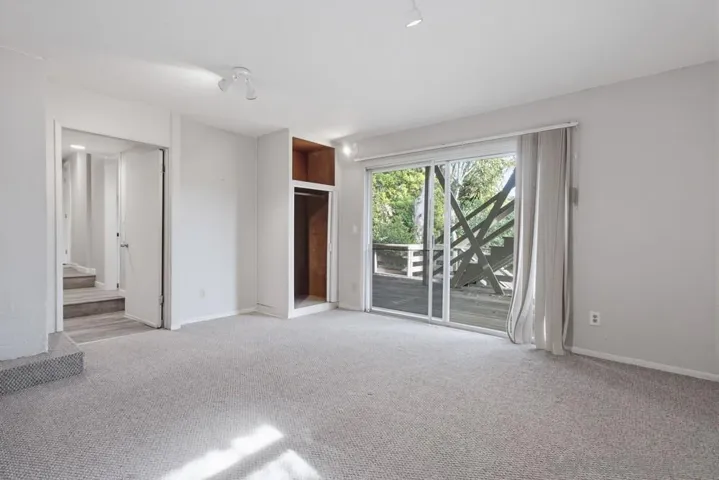 6121 La Pintura, La Jolla, California 92037