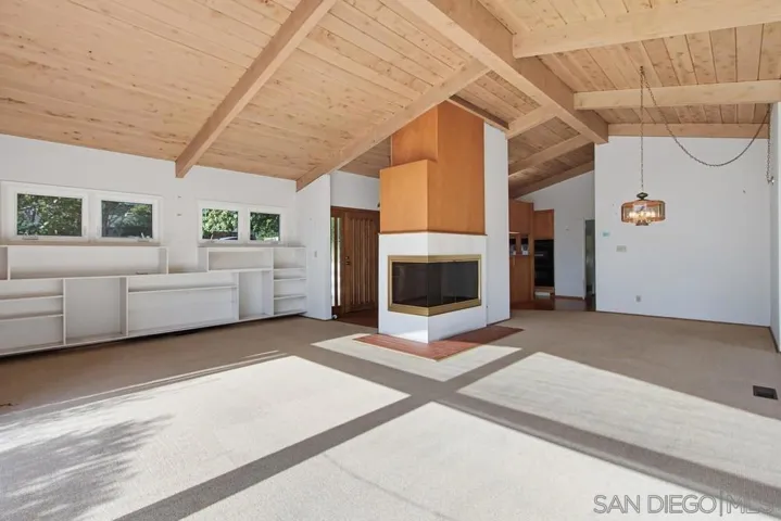 6121 La Pintura, La Jolla, California 92037