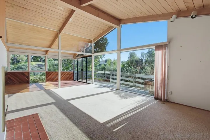6121 La Pintura, La Jolla, California 92037