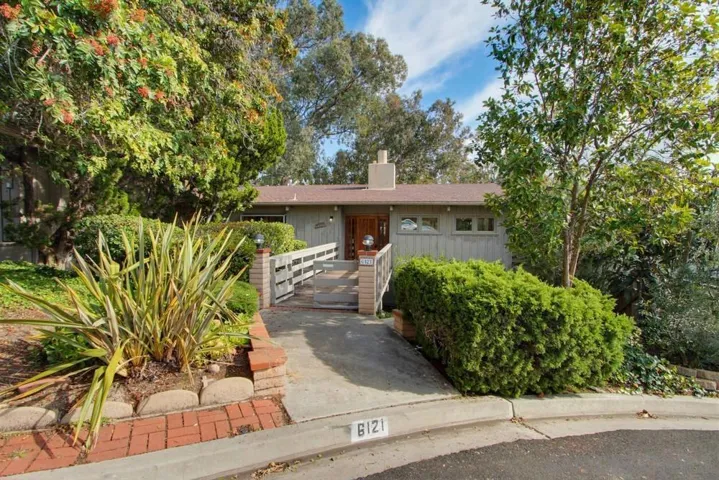 6121 La Pintura, La Jolla, California 92037