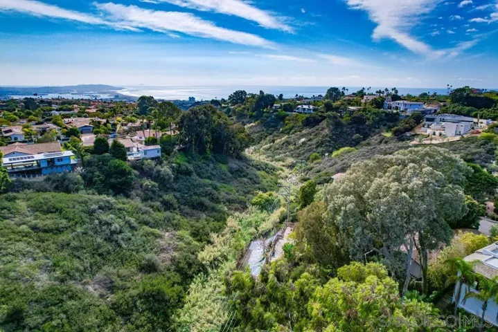 6121 La Pintura, La Jolla, California 92037