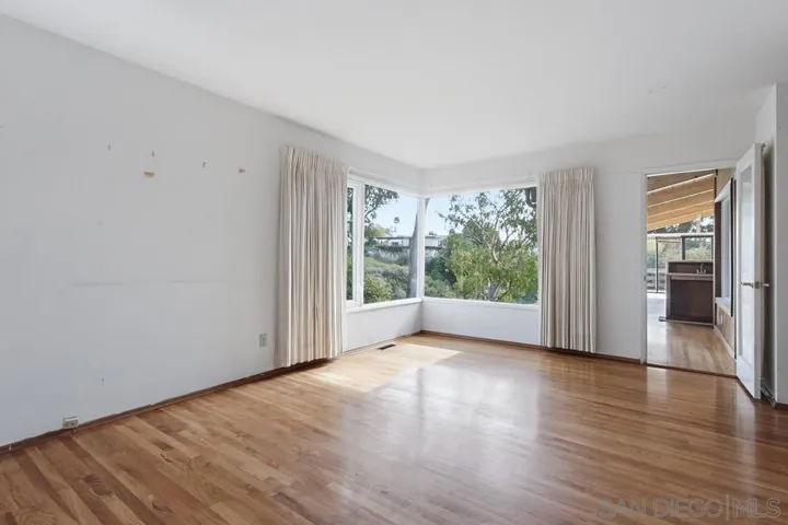 6121 La Pintura, La Jolla, California 92037