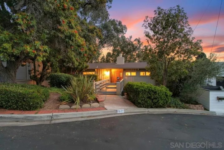 6121 La Pintura, La Jolla, California 92037