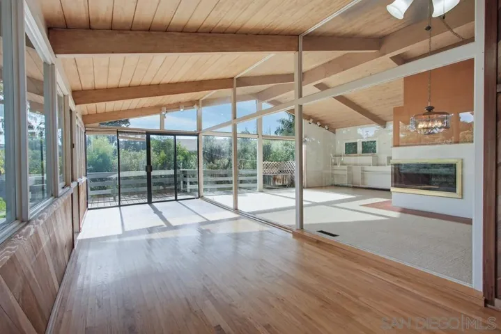 6121 La Pintura, La Jolla, California 92037