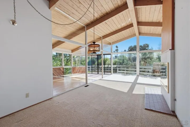 6121 La Pintura, La Jolla, California 92037