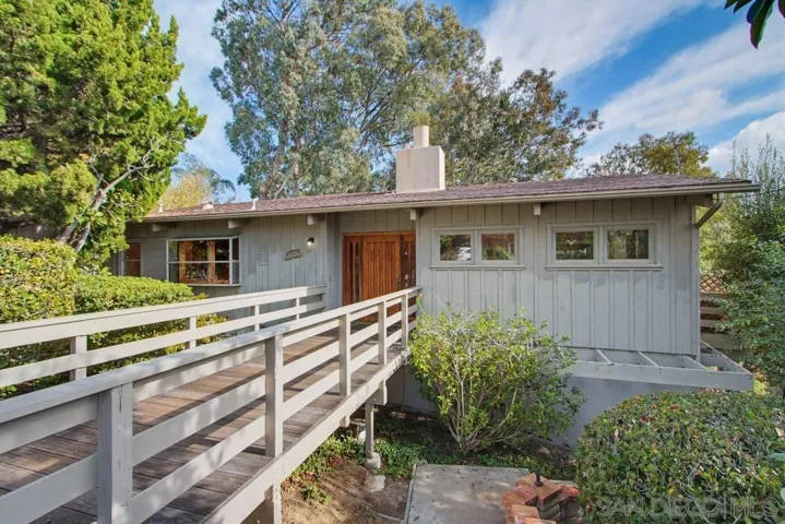6121 La Pintura, La Jolla, California 92037