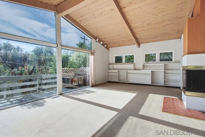 6121 La Pintura, La Jolla, California 92037