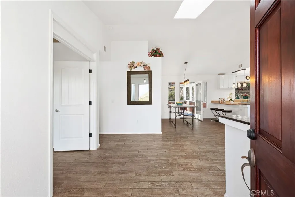 10526 Rainbrook Drive, Fallbrook, California 92028 home-pic-10