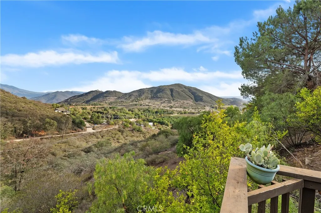 10526 Rainbrook Drive, Fallbrook, California 92028 home-pic-38