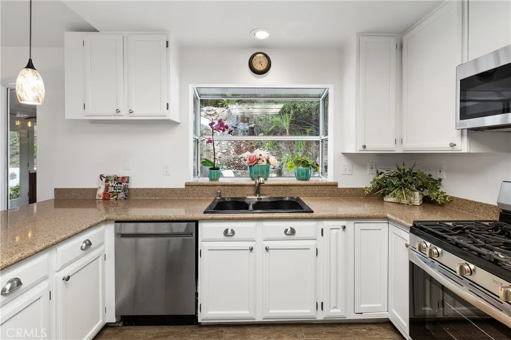10526 Rainbrook Drive, Fallbrook, California 92028 home-pic-19