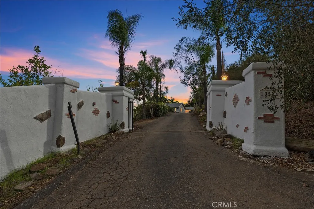 10526 Rainbrook Drive, Fallbrook, California 92028 home-pic-2