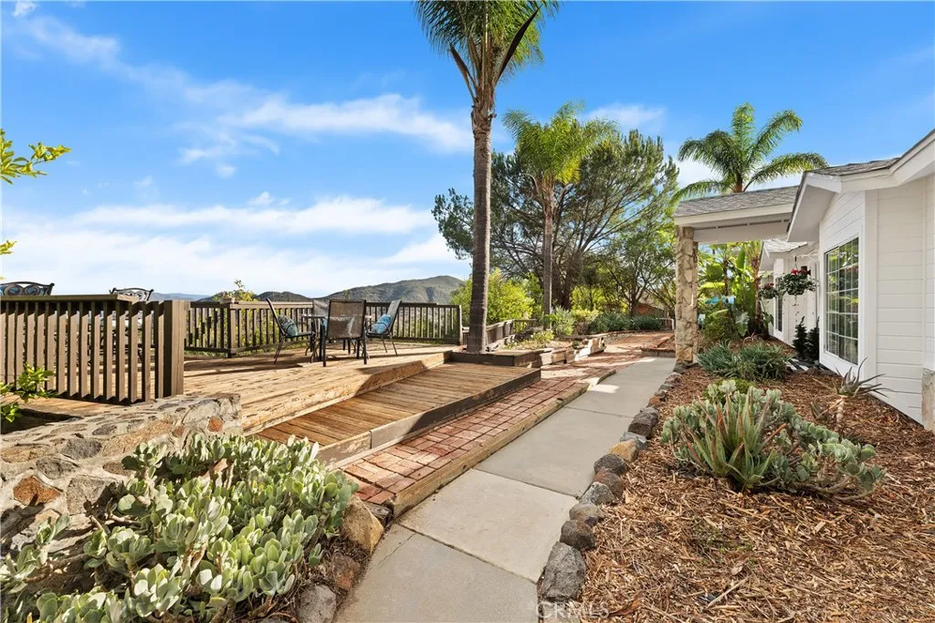 10526 Rainbrook Drive, Fallbrook, California 92028 home-pic-34