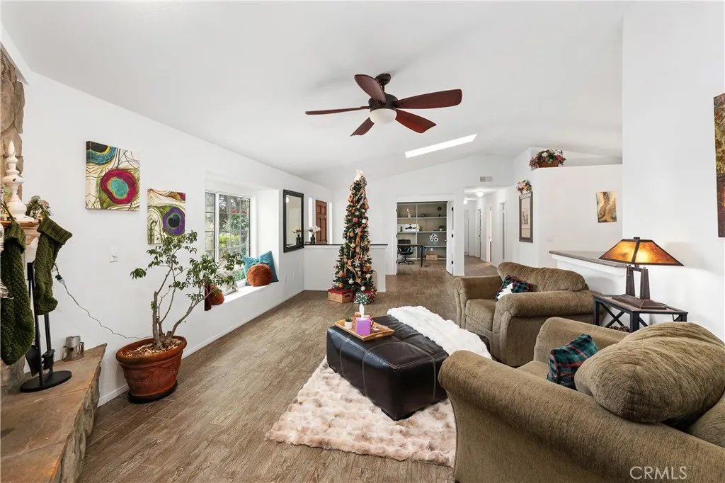 10526 Rainbrook Drive, Fallbrook, California 92028 home-pic-13