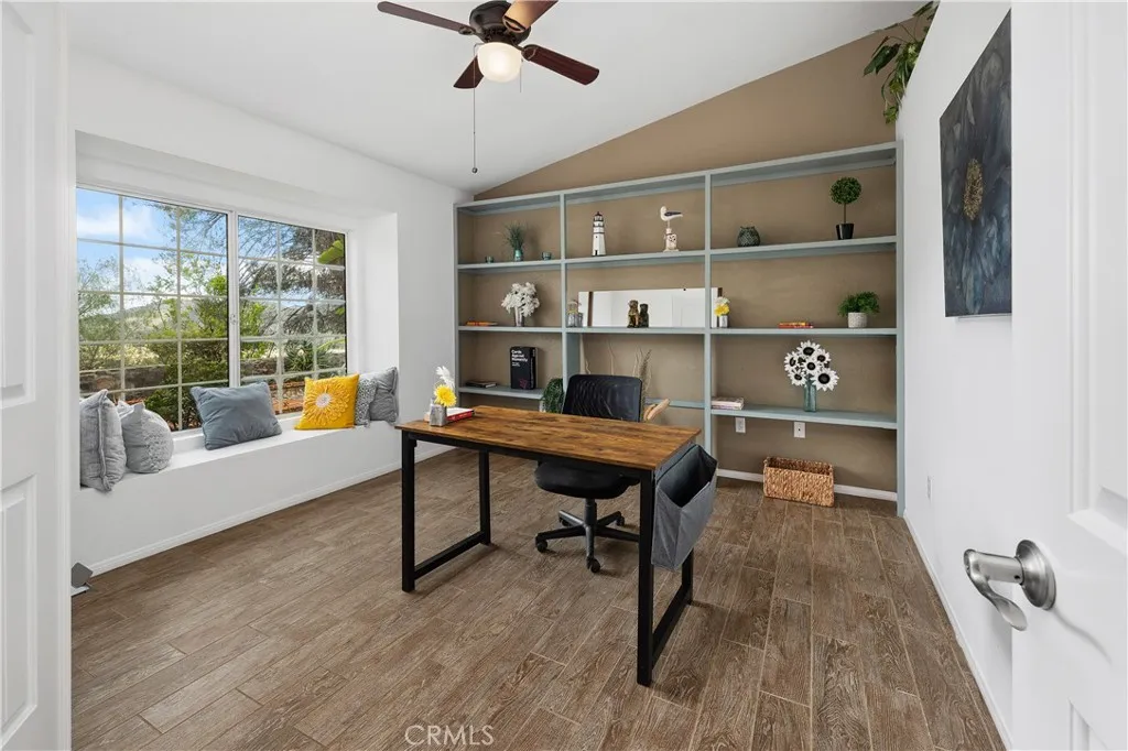 10526 Rainbrook Drive, Fallbrook, California 92028 home-pic-20