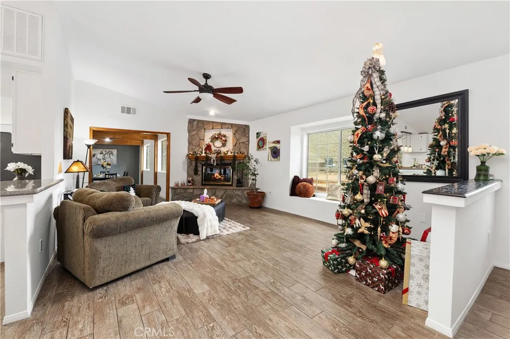 10526 Rainbrook Drive, Fallbrook, California 92028 home-pic-11