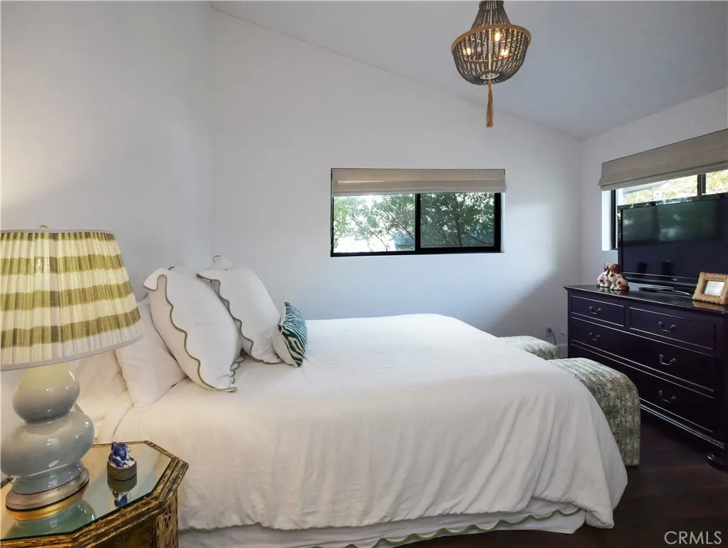 207 S Poinsettia Avenue, Manhattan Beach, California 90266 home-pic-19