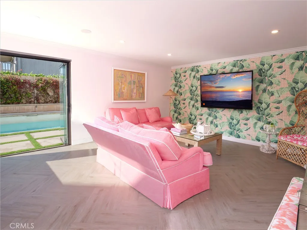 207 S Poinsettia Avenue, Manhattan Beach, California 90266 home-pic-31