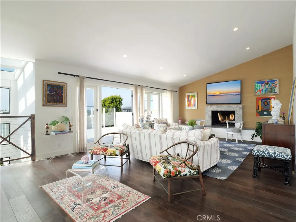 207 S Poinsettia Avenue, Manhattan Beach, California 90266 home-pic-11