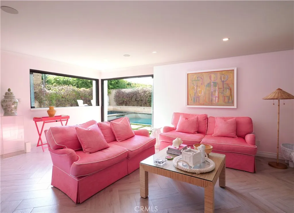 207 S Poinsettia Avenue, Manhattan Beach, California 90266 home-pic-30