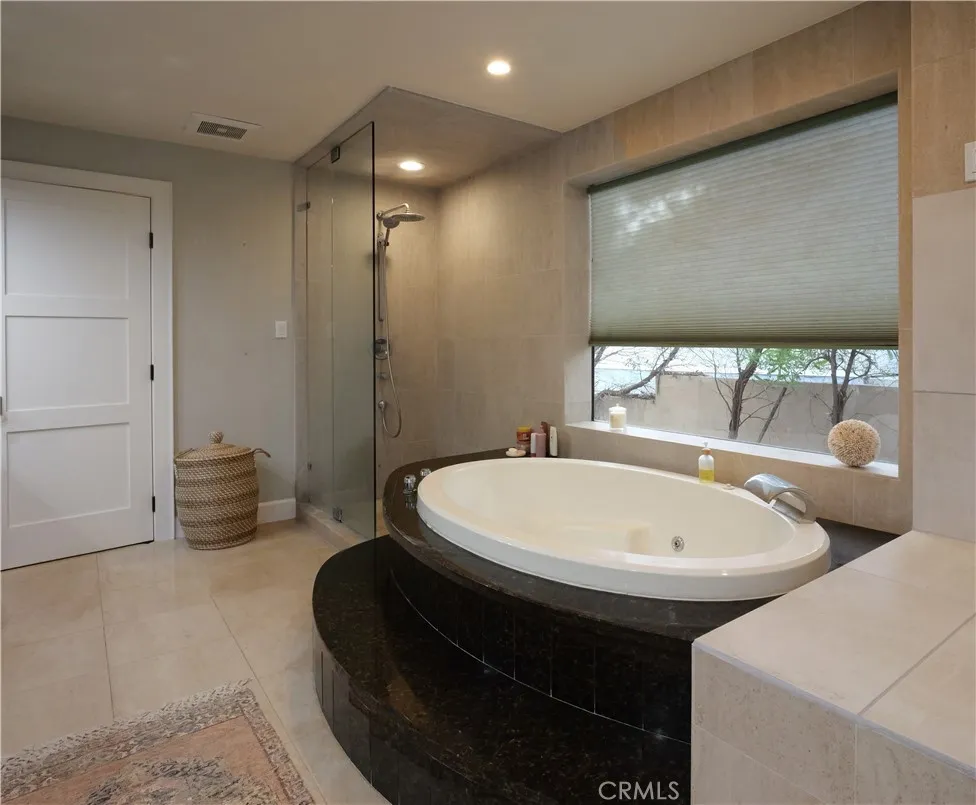 207 S Poinsettia Avenue, Manhattan Beach, California 90266 home-pic-26