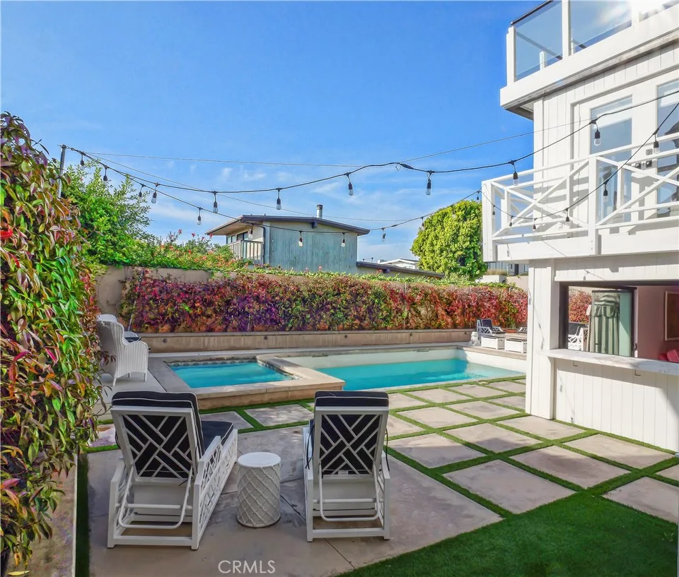 207 S Poinsettia Avenue, Manhattan Beach, California 90266 home-pic-38