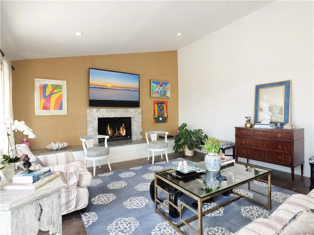 207 S Poinsettia Avenue, Manhattan Beach, California 90266 home-pic-8