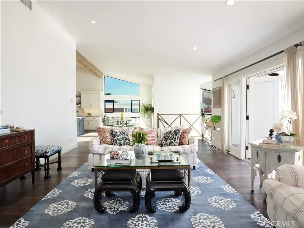 207 S Poinsettia Avenue, Manhattan Beach, California 90266 home-pic-9