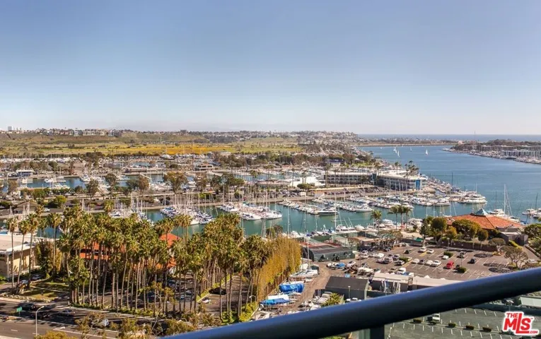 13700 Marina Pointe Drive 1822, Marina Del Rey, California 90292