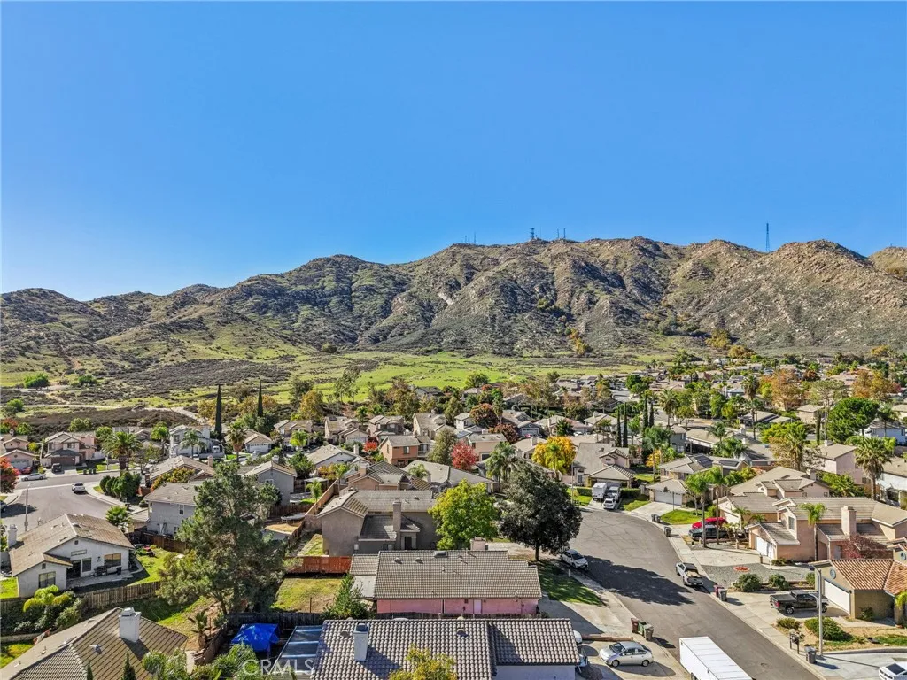 10374 Crossing Green, Moreno Valley, California 92557 home-pic-56