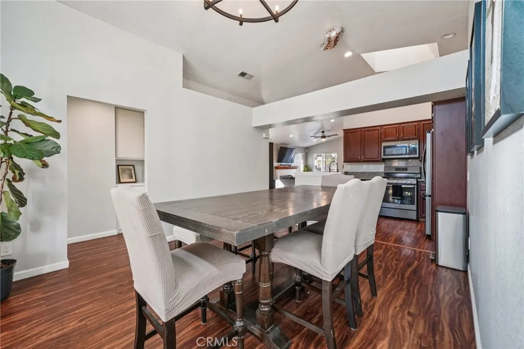 10374 Crossing Green, Moreno Valley, California 92557 home-pic-10