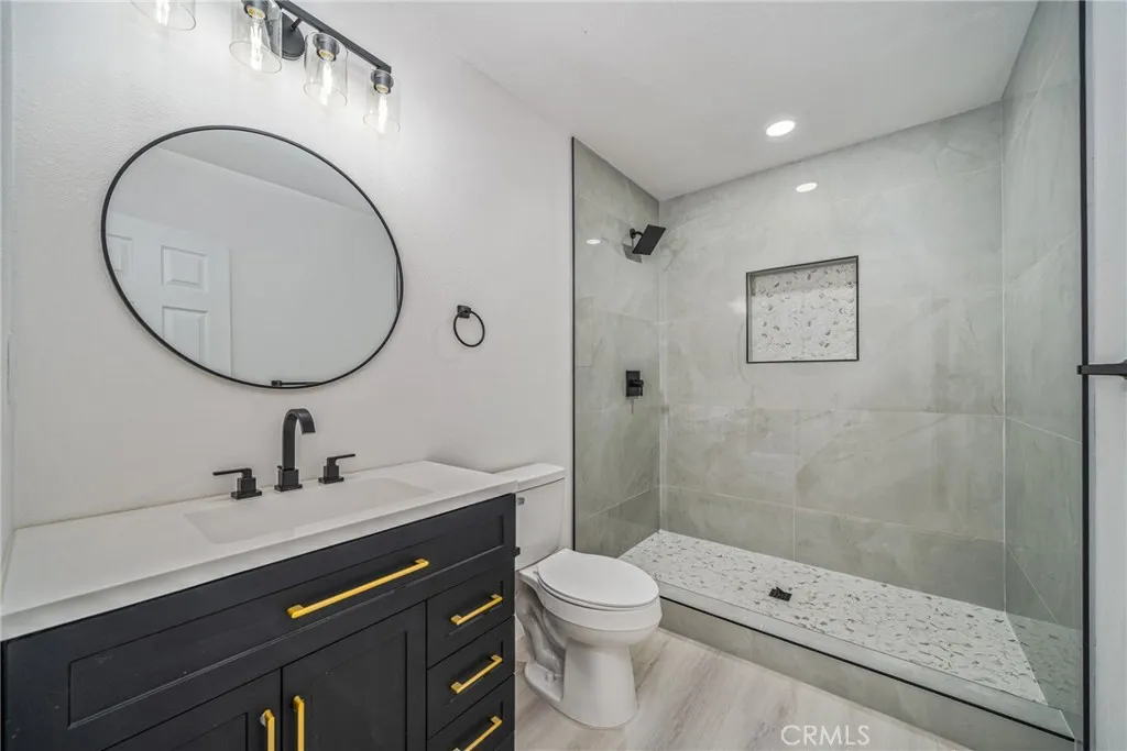 2757 W Rialto, Rialto, California 92376 home-pic-11