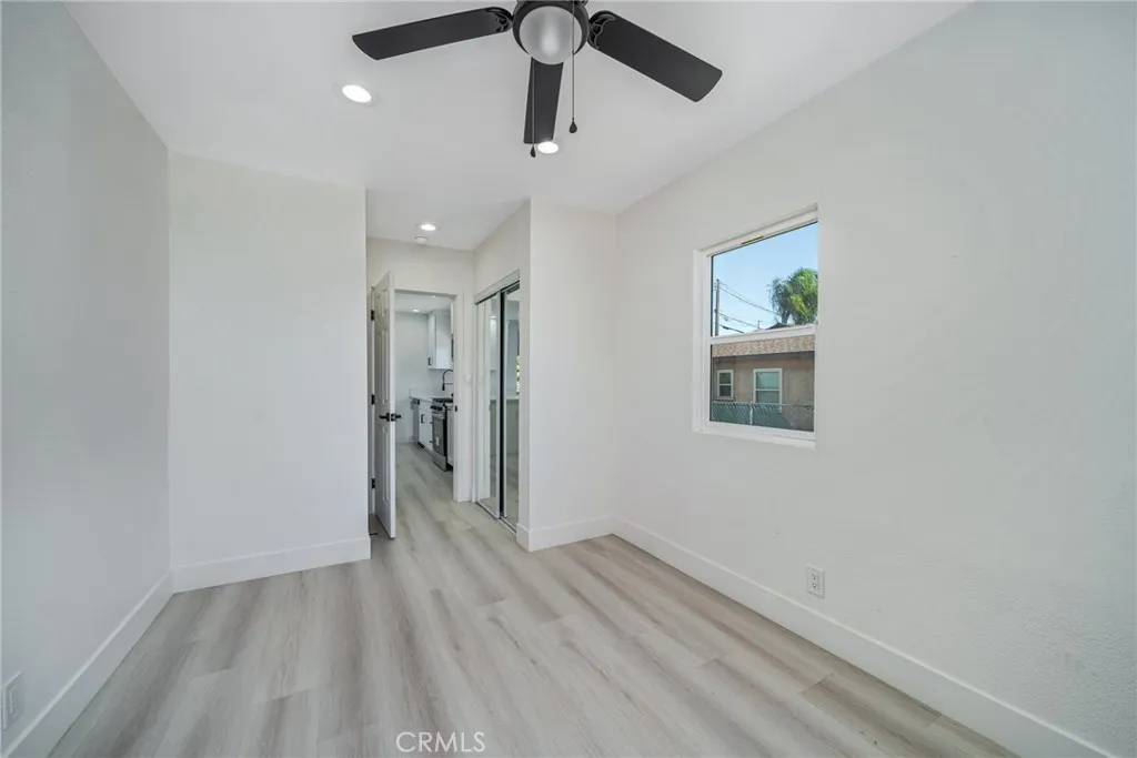 2757 W Rialto, Rialto, California 92376 home-pic-18