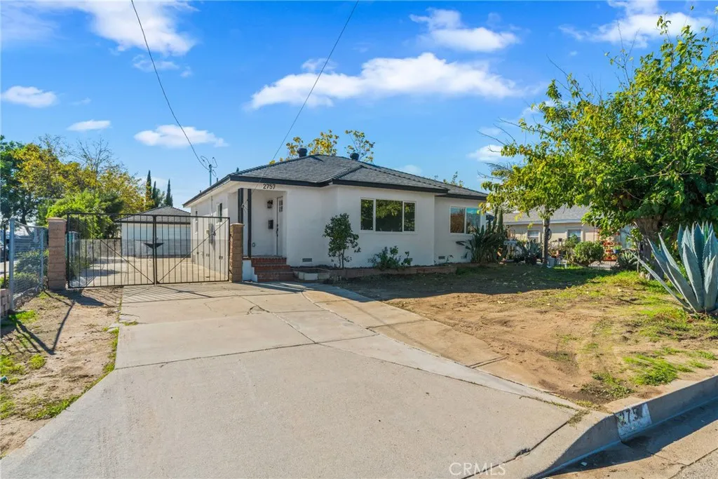2757 W Rialto, Rialto, California 92376 home-pic-0