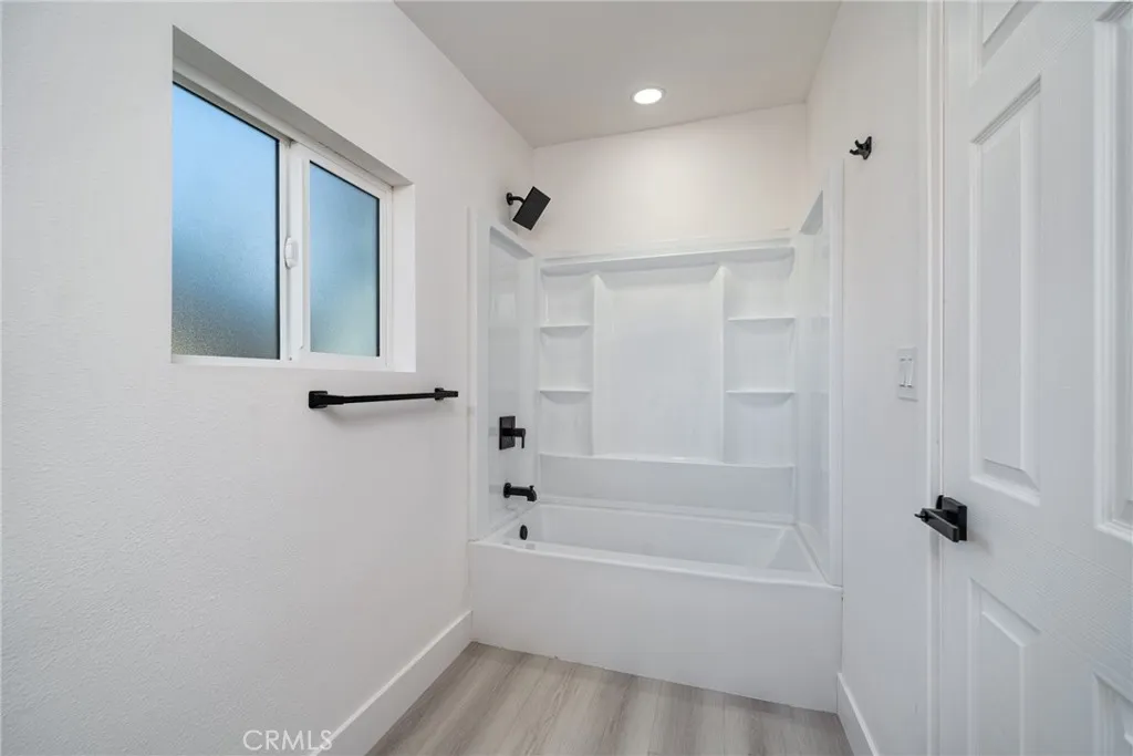 2757 W Rialto, Rialto, California 92376 home-pic-23