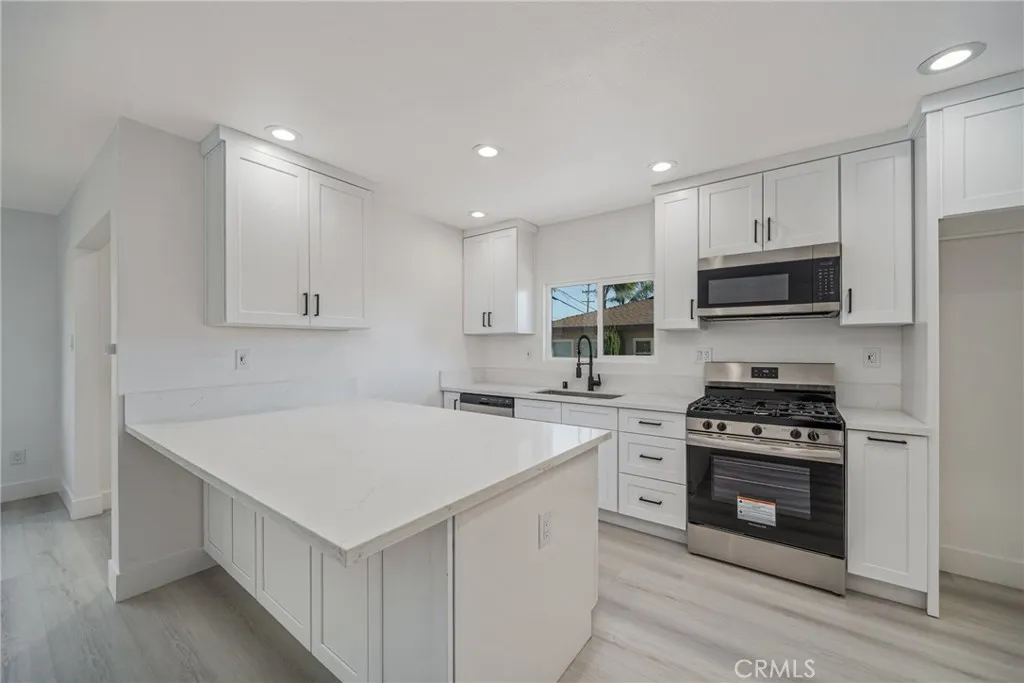 2757 W Rialto, Rialto, California 92376 home-pic-6
