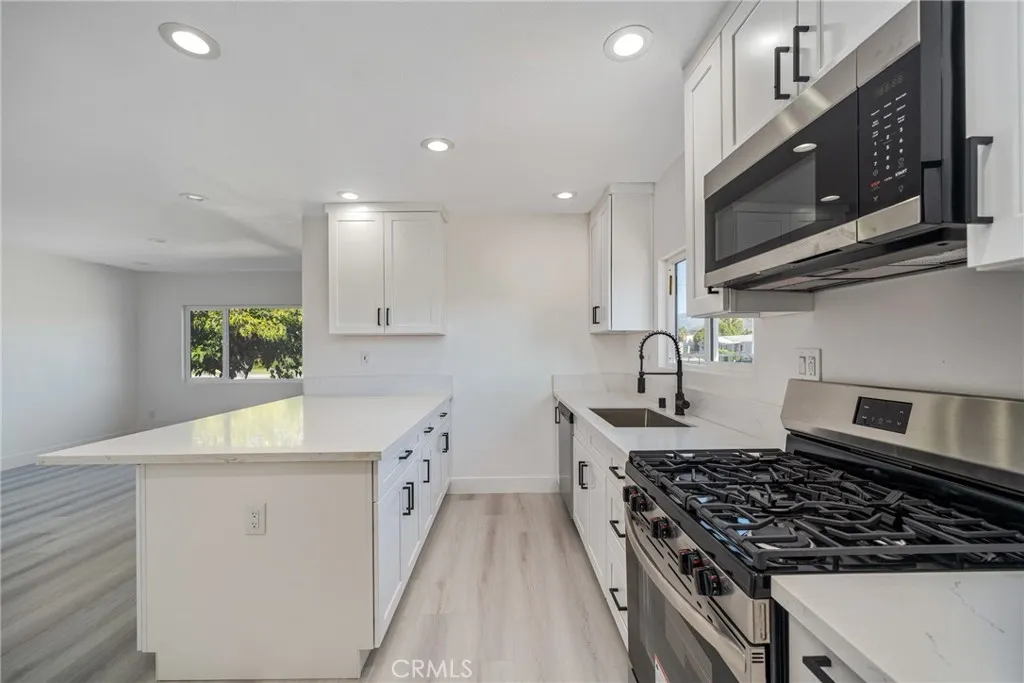 2757 W Rialto, Rialto, California 92376 home-pic-7