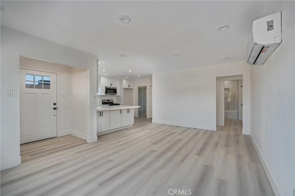 2757 W Rialto, Rialto, California 92376 home-pic-2