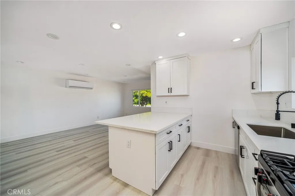 2757 W Rialto, Rialto, California 92376 home-pic-8