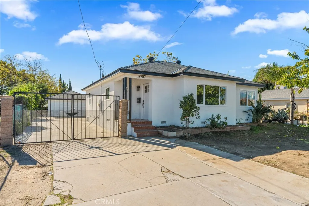 2757 W Rialto, Rialto, California 92376 home-pic-1