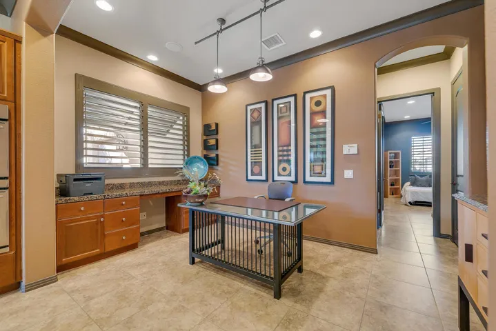 53 OFFICE NOK MLS