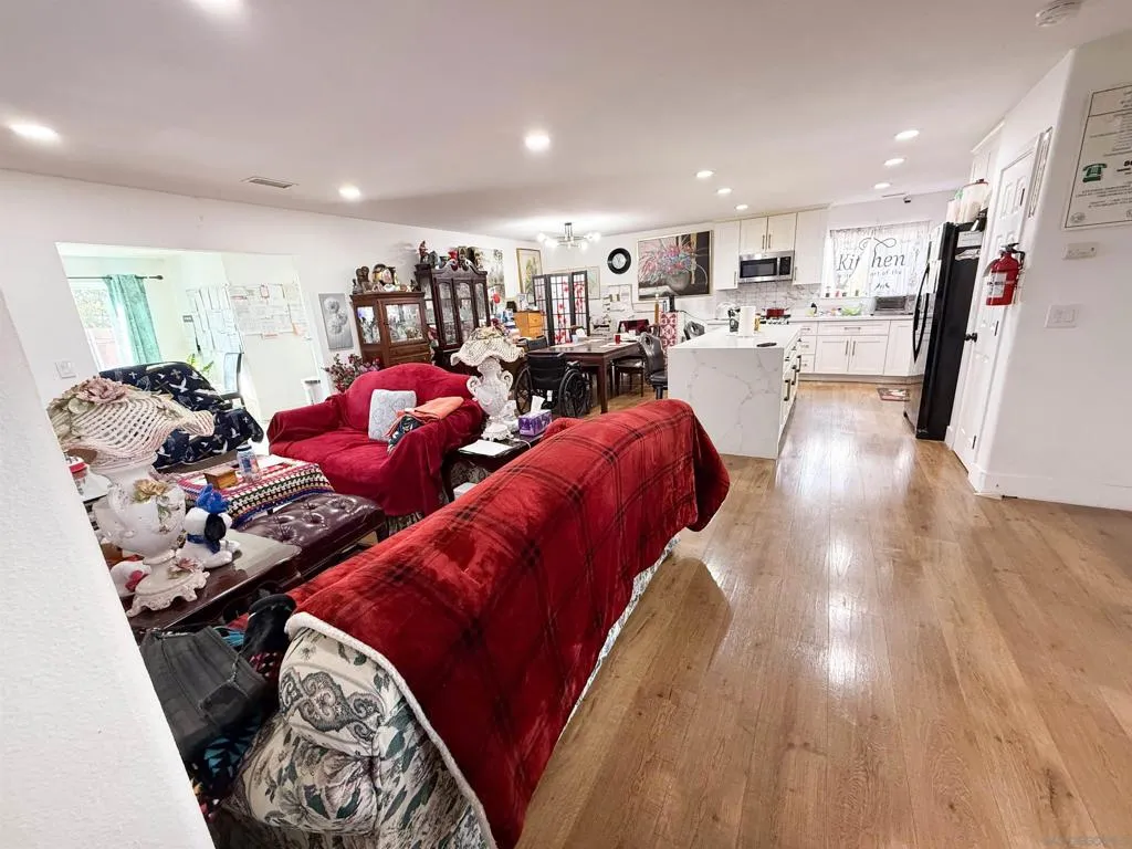 819 N N Rose St, Escondido, California 92027 home-pic-9