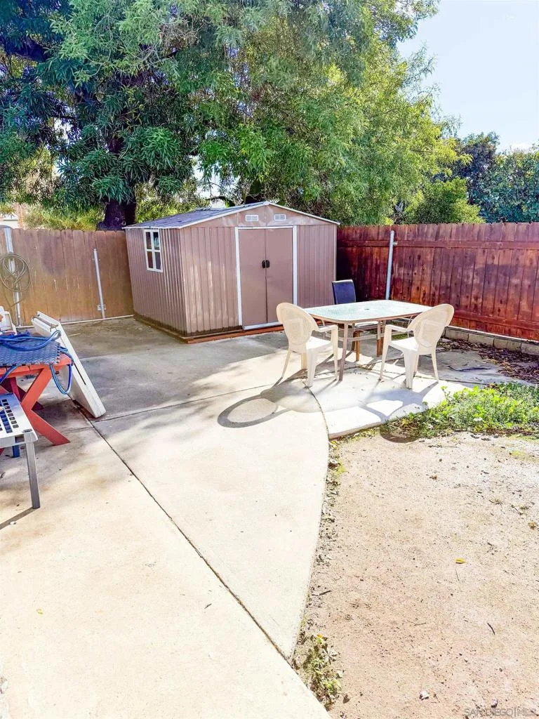 819 N N Rose St, Escondido, California 92027 home-pic-20