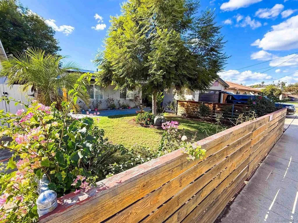 819 N N Rose St, Escondido, California 92027 home-pic-1