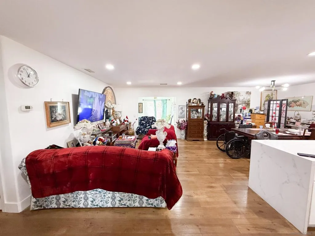 819 N N Rose St, Escondido, California 92027 home-pic-6