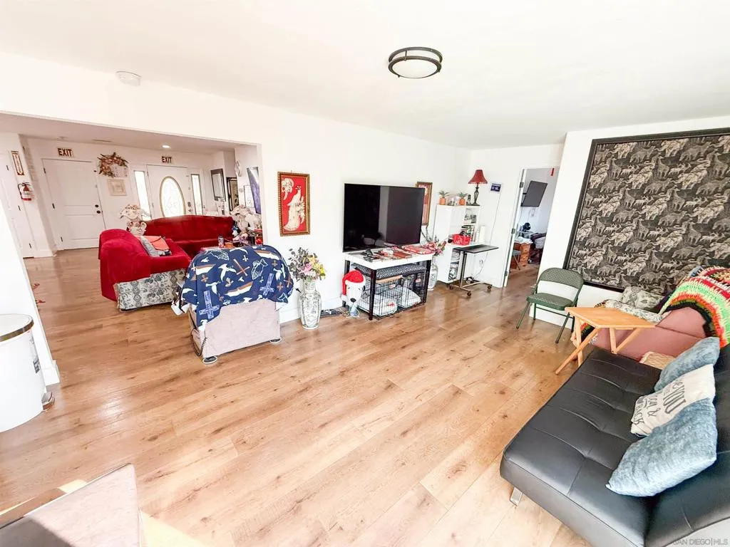 819 N N Rose St, Escondido, California 92027 home-pic-12