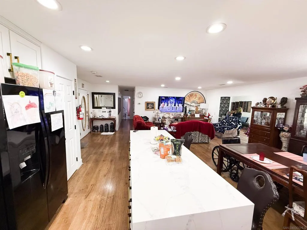 819 N N Rose St, Escondido, California 92027 home-pic-10