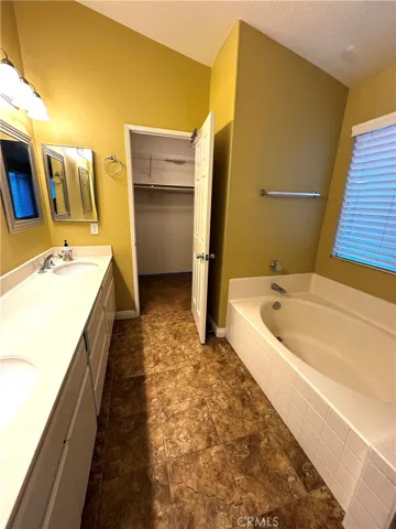 804 Saint James, Corona, California 92882