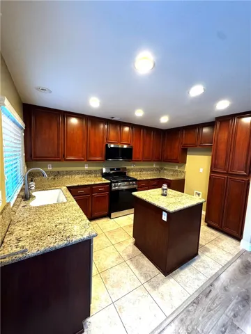 804 Saint James, Corona, California 92882